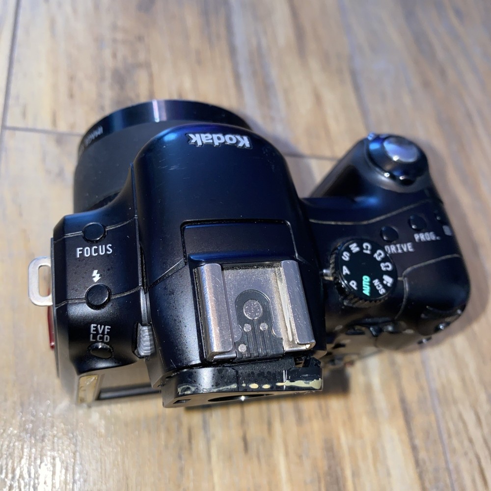 Kodak EasyShare P712 Digital Camera (For Parts)