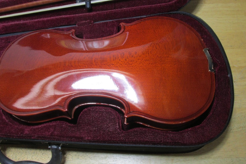 MENDINI by CECILIO VIOLIN w/ BOW, CASE, TUNER & NEW STRINGS