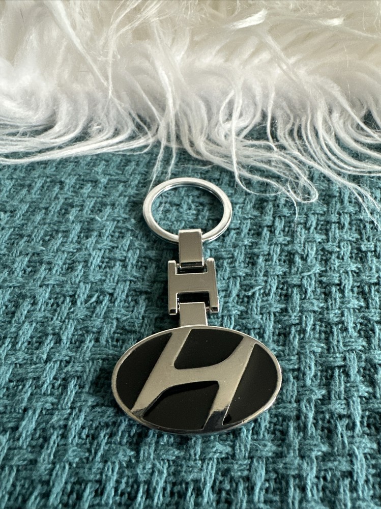 Hyundai ** ( Logo ) ** Keychain ** METAL **