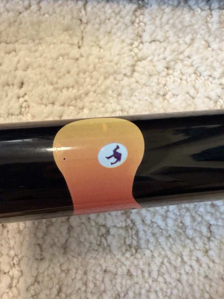 Camel Two-Piece Billiard Cue 19.5 oz Autographed Flame Design with Case