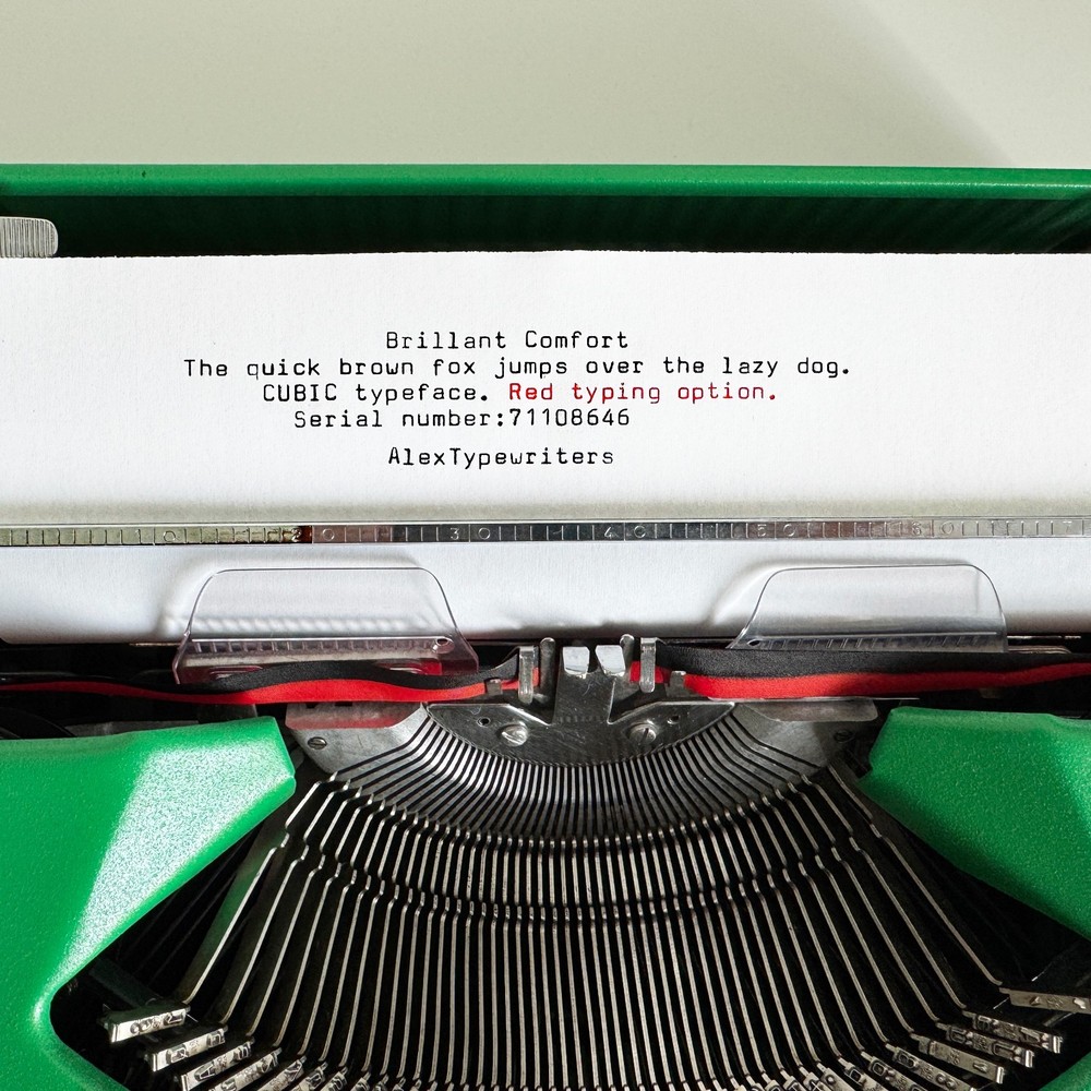 Cubic typeface - Brillant Comfort 200 Typewriter | 1970s | Working | UPS express