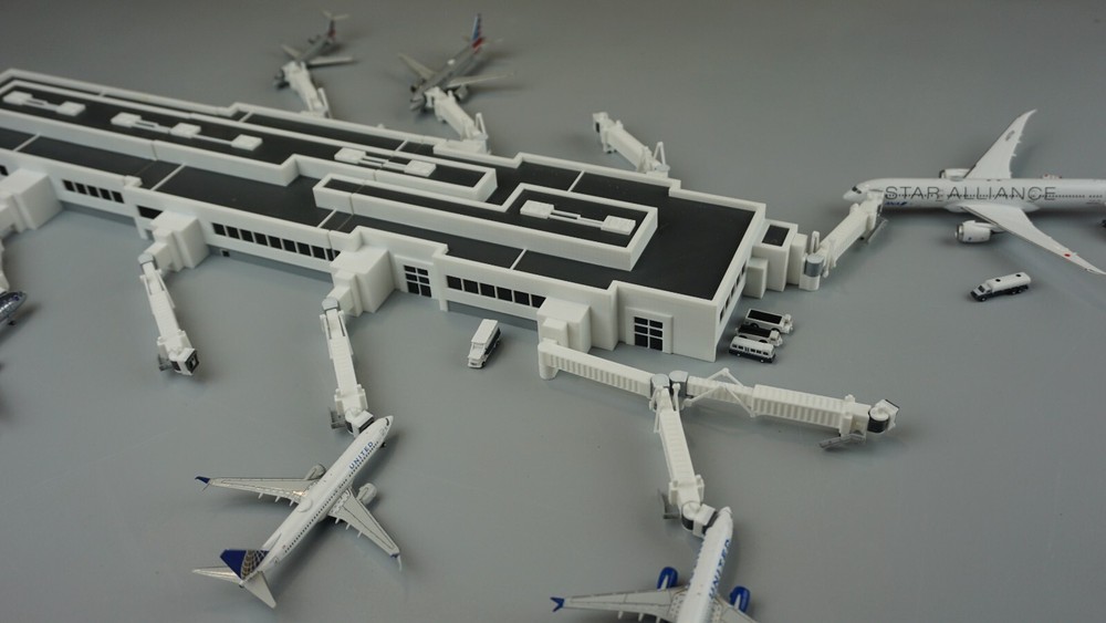 1:400 Model Airport Terminal | Concourse | Clipper Models