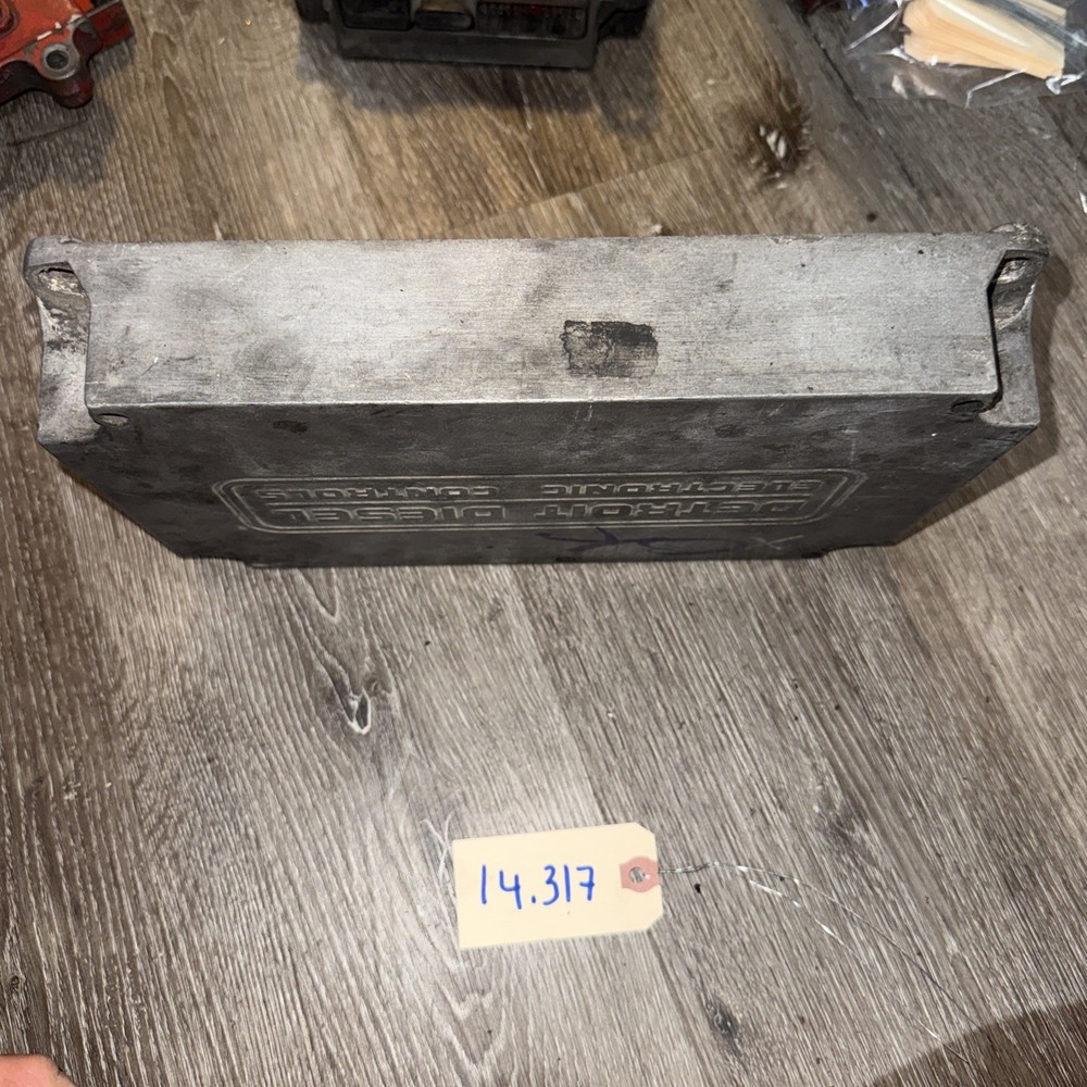 DETROIT DDEC III ENGINE CONTROL MODULE Missing P/N ( Core And Broken )