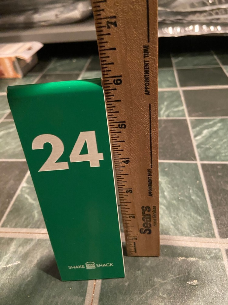 Shake Shack #24 Plastic Green Table Tent *Pre Owned* ddd1