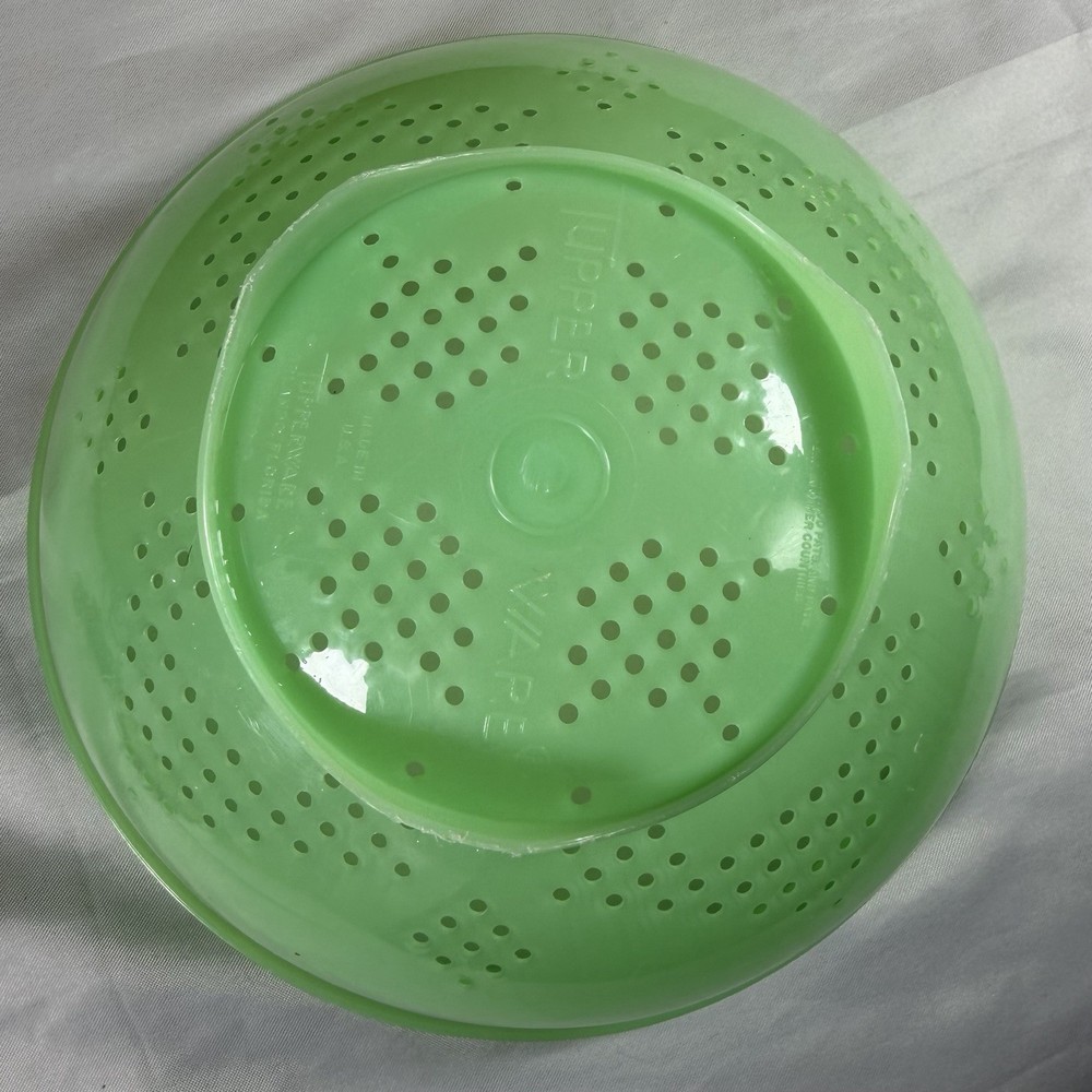 Vintage Tupperware Green Plastic Colander Strainer 1970's 9”