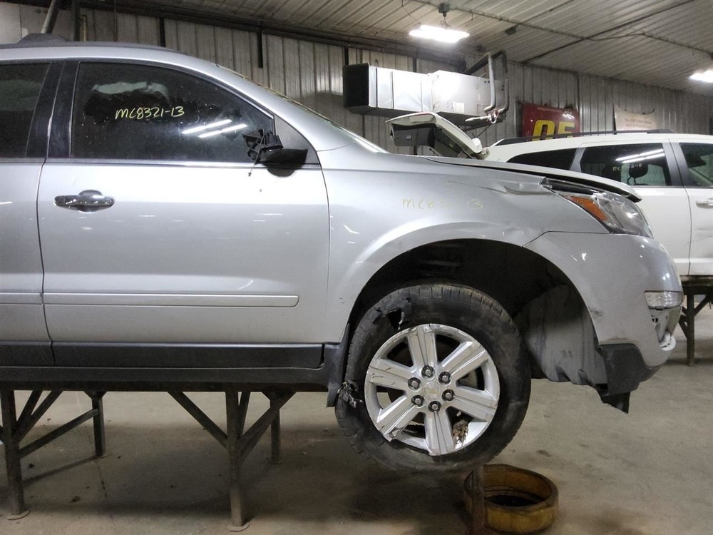2013 Chevy Traverse Passenger Front Headrest Only Gray Leather