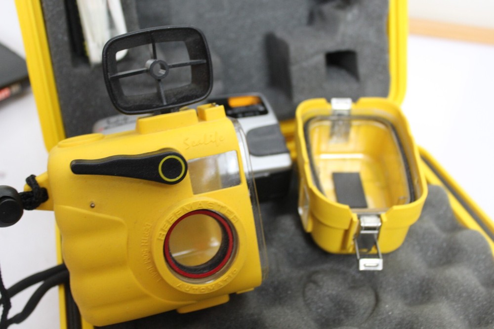 Sealife Reefmaster Automatic Under Water Camera with Flash Shell and Camera 35mm