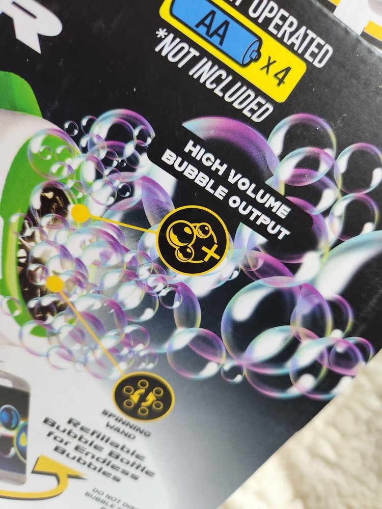 2 Bubble Blasters with Reusable Bubble Solution Bottle MindscopeBubble NIP