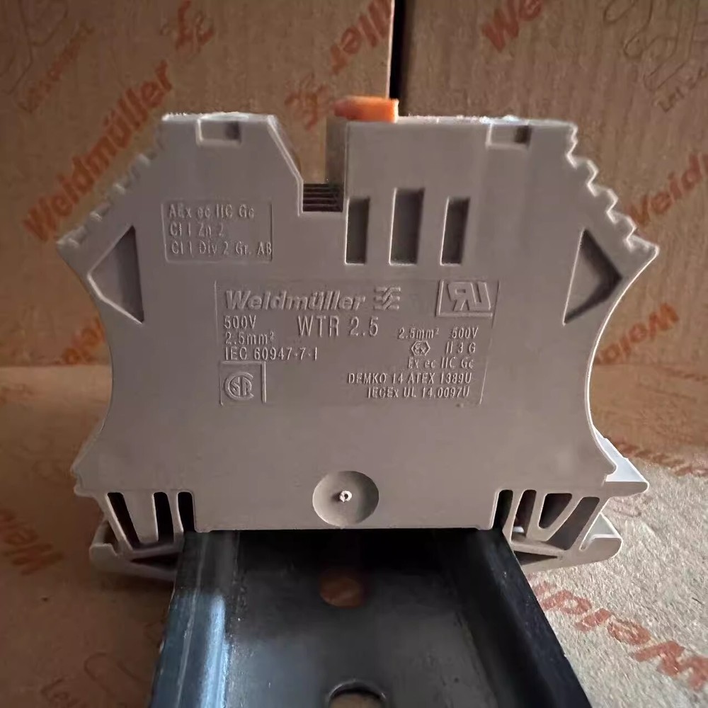 100pcs Terminal switch type WTR 2.5 1855610000