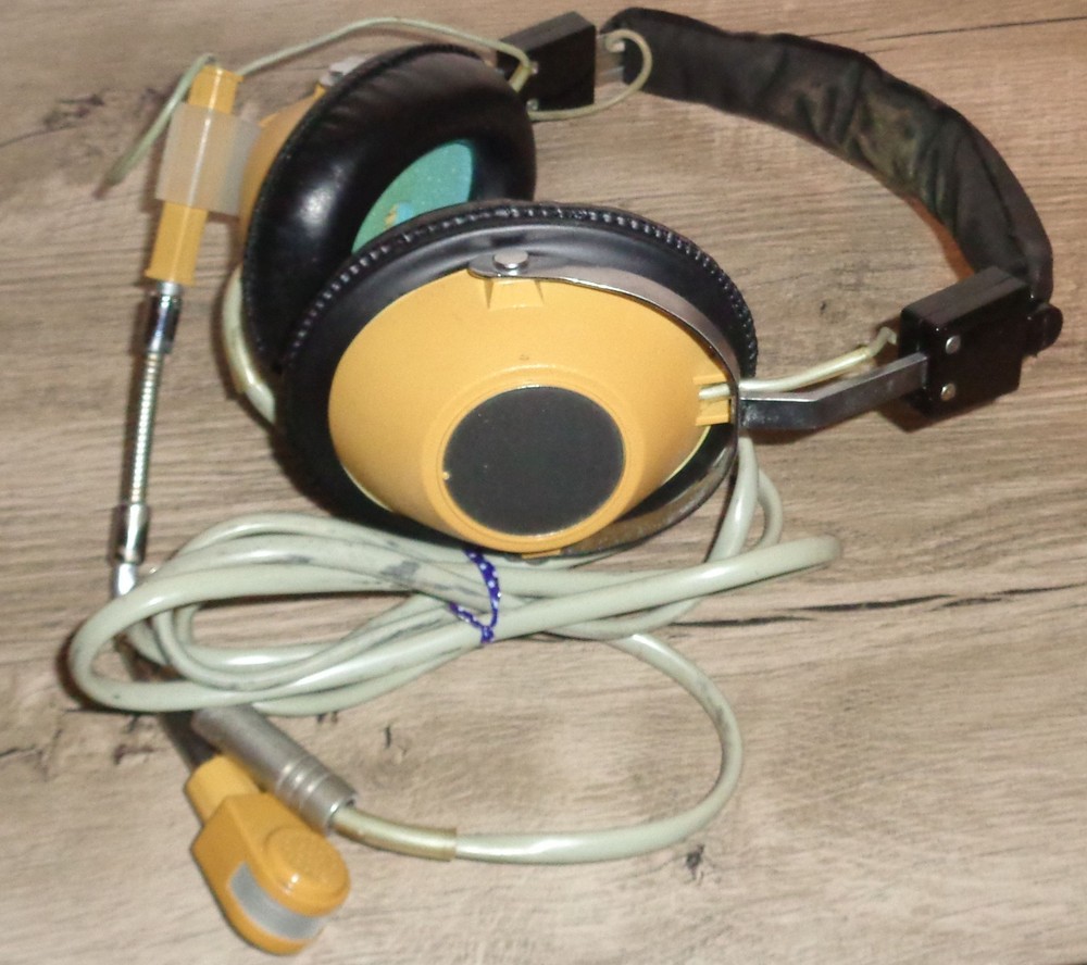 Revere Electronics Hush-A-Com Aviation Pilot Communication Headset