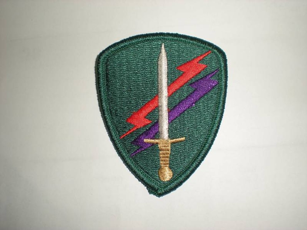 US ARMY CIVIL AFFAIRS AND PSYOPS COMMAND PATCH - COLOR ERROR