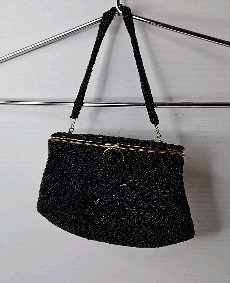 Vintage Women's Pre-owned Small Black Beaded Purse