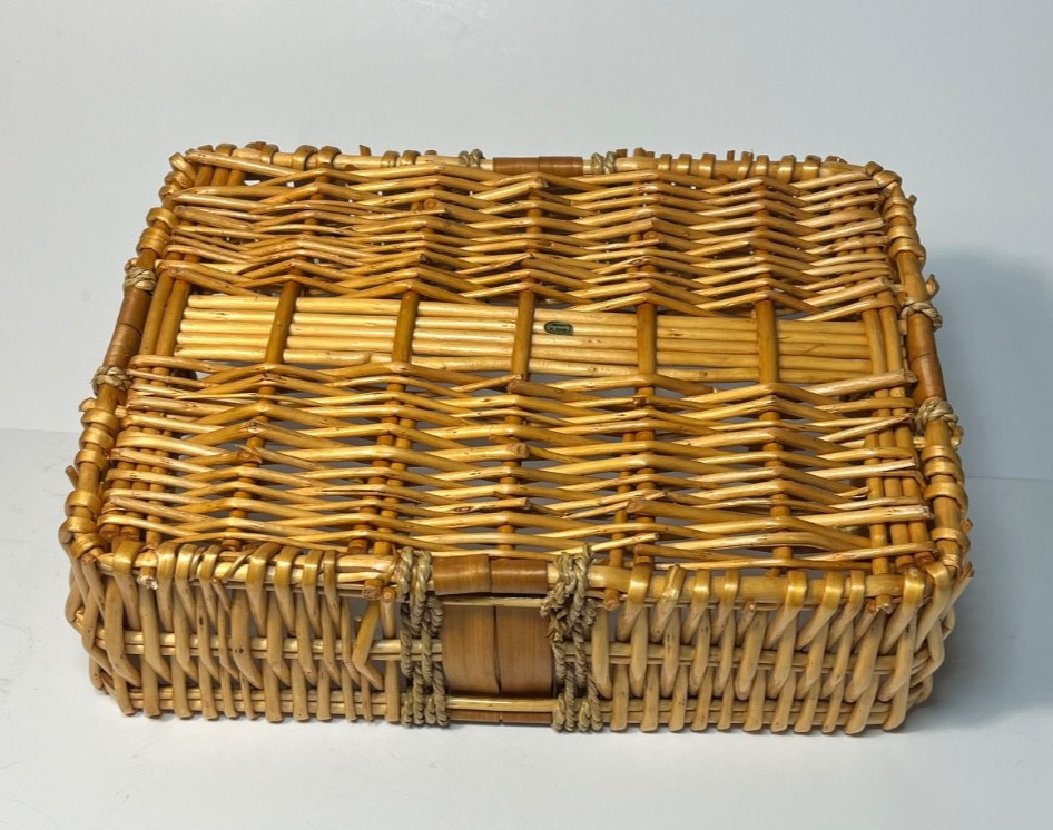 14 x 10 x 6” Rectangular Wicker Basket Natural Weave Light Brown Handle Gift vtg