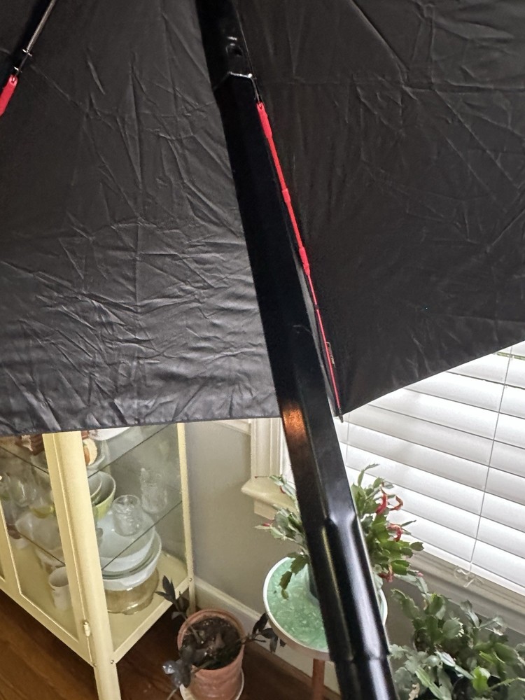 Rare Tumi Umbrella Pristine Condition! Medium. Push Button CLOSE! 💥