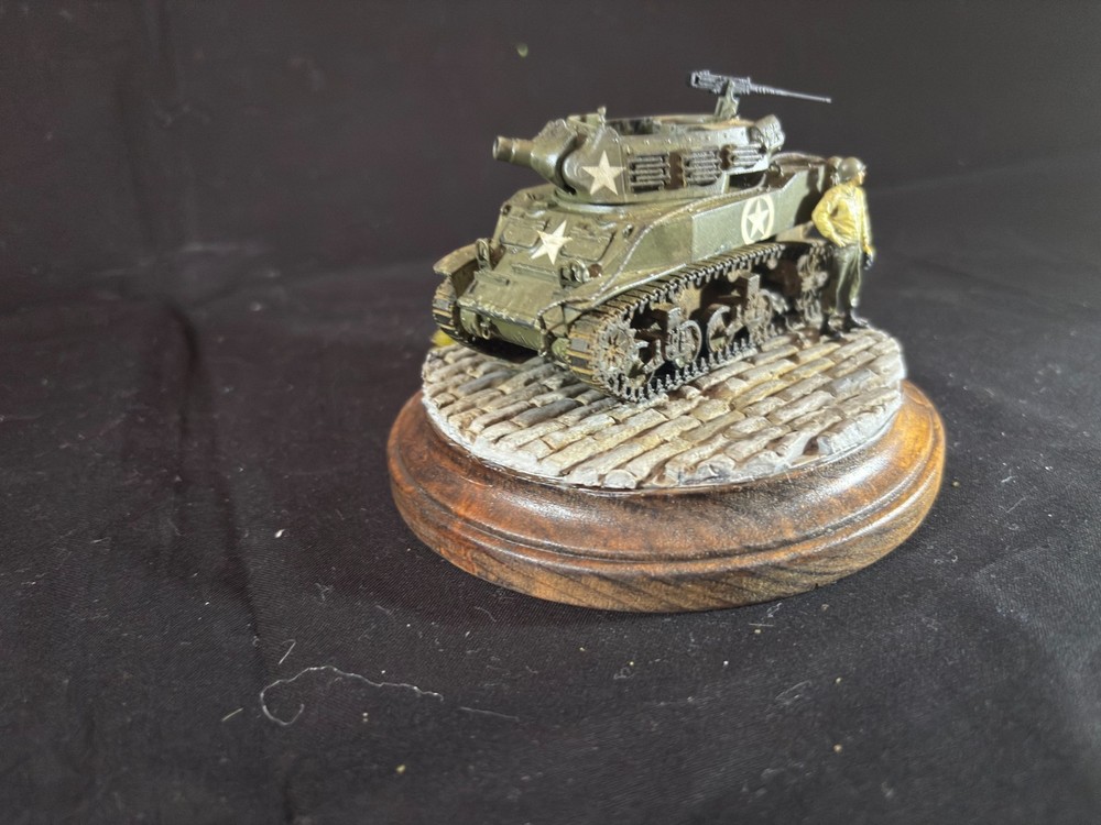 1/48 Scale M8 Scott w/Display Base