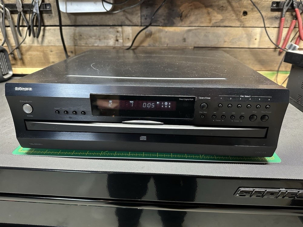 Integra CDC-3.4 6 Disc CD Changer Black No Remote Works Good