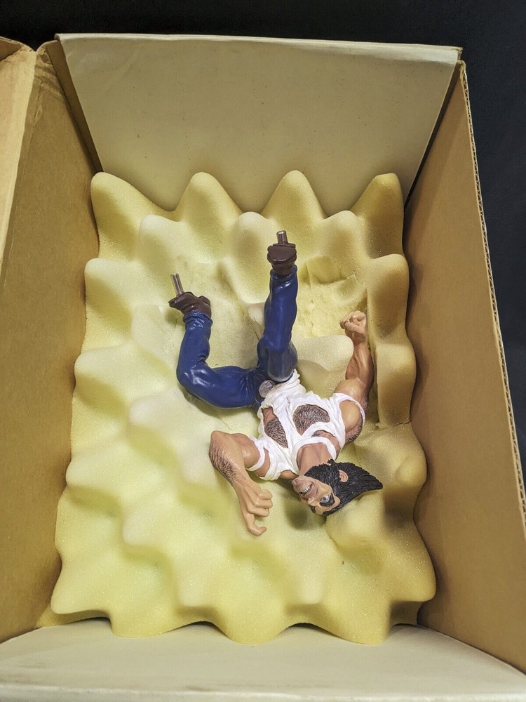 Creative License Logan Sculpture 742/2000 Broken Claws READ