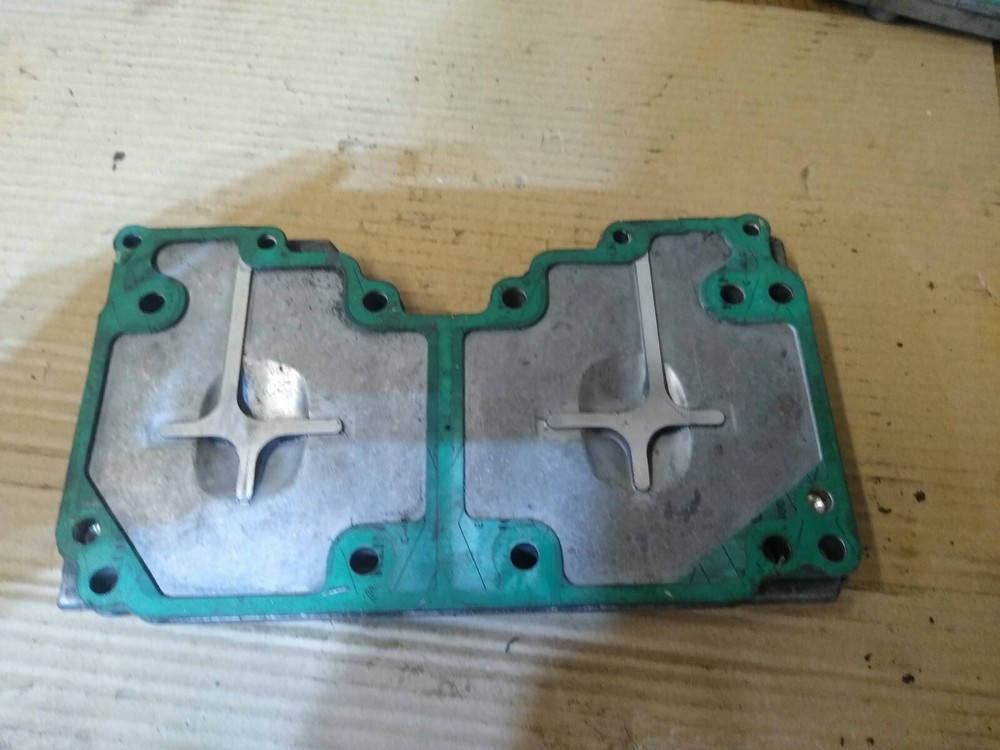 ski doo 800r lower case support 6812683
