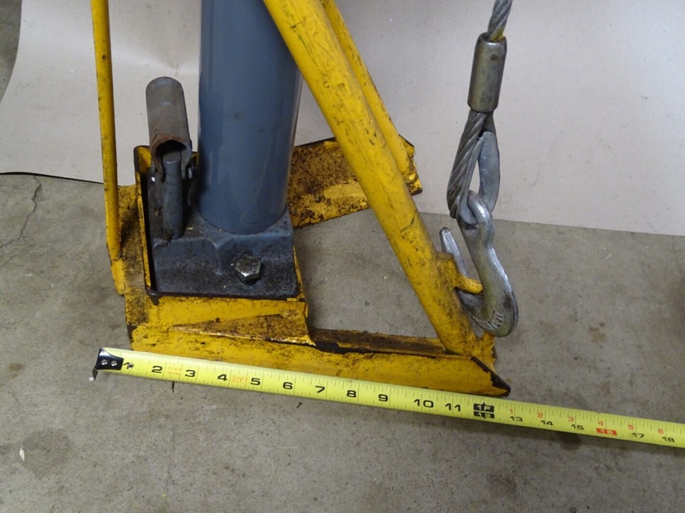 Rhino Hydraulic Post Puller , Model PL-3