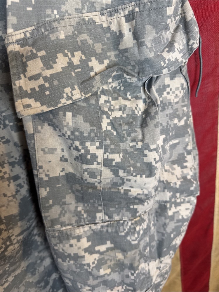 Small Regular - Army Combat Pants ACU Digital Camo USGI 5647