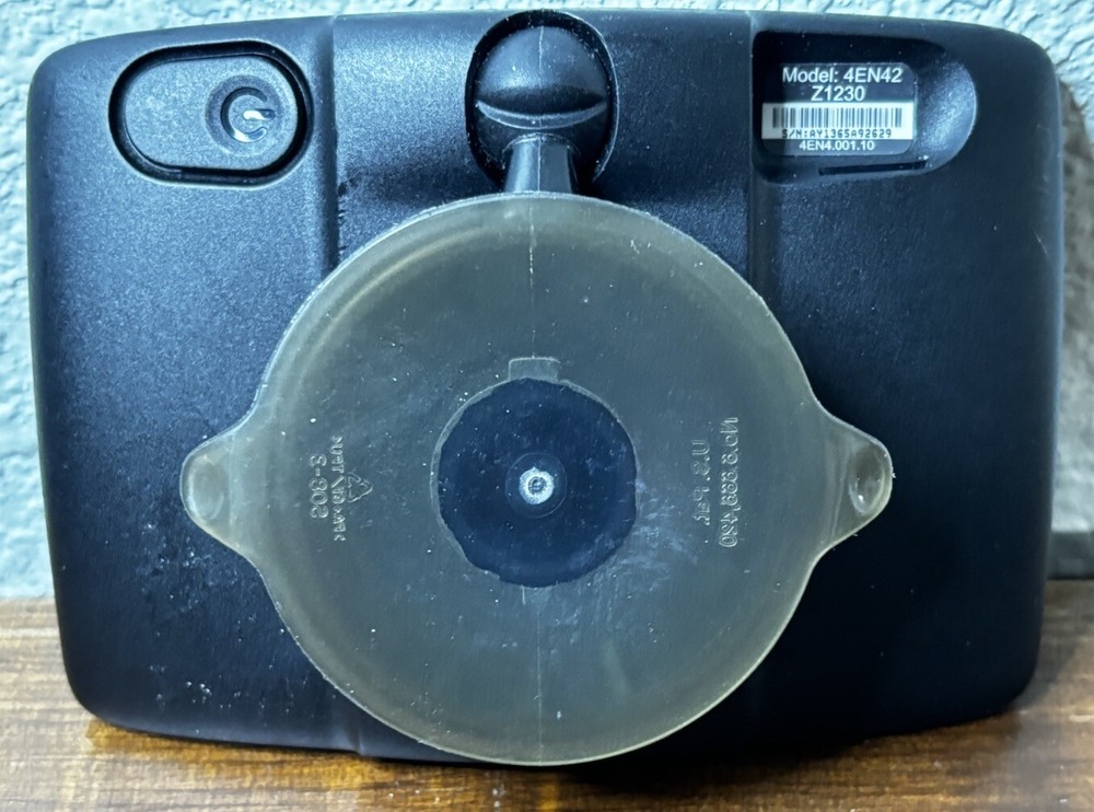 TomTom 4EN42 Z1230 GPS Navigation Touch Screen Bundle Tested