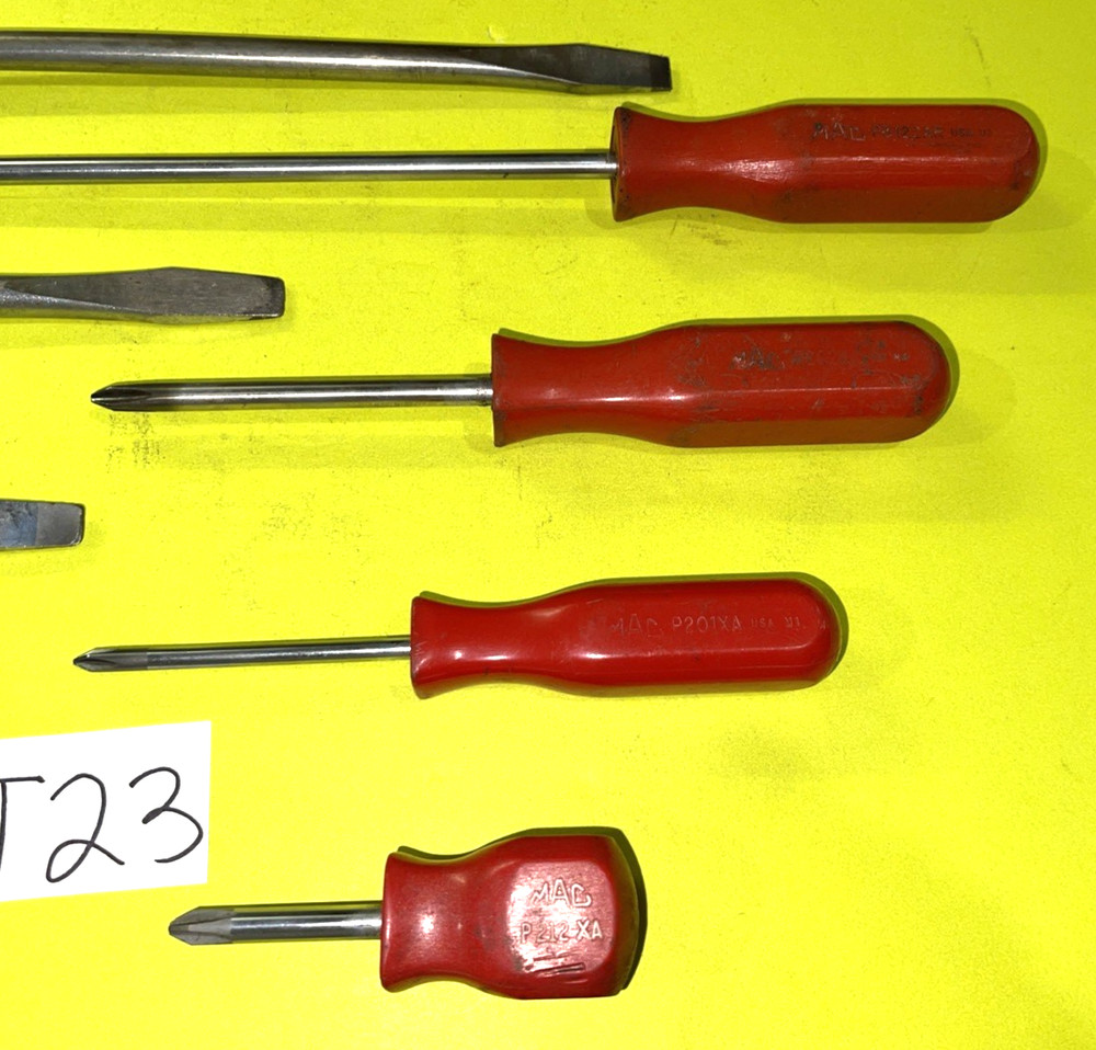 MAC TOOLS VINTAGE 9 PIECE ASSORTED RED HARD HANDLE SCREWDRIVER SET