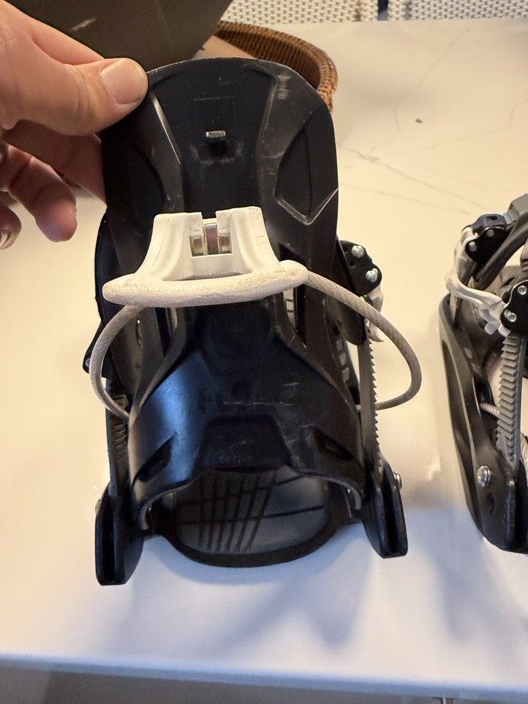 Flow Medium Youth Snowboard Bindings Black/Gray Adjustable Toe Ramp