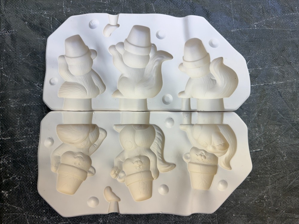 VINTAGE DONA'S CERAMIC MOLD #D-1676 CRACK POT SQUIRRELS