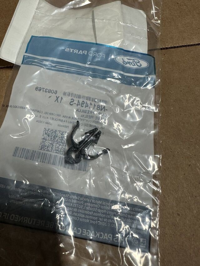 Genuine Link Rod Clip N811494-S