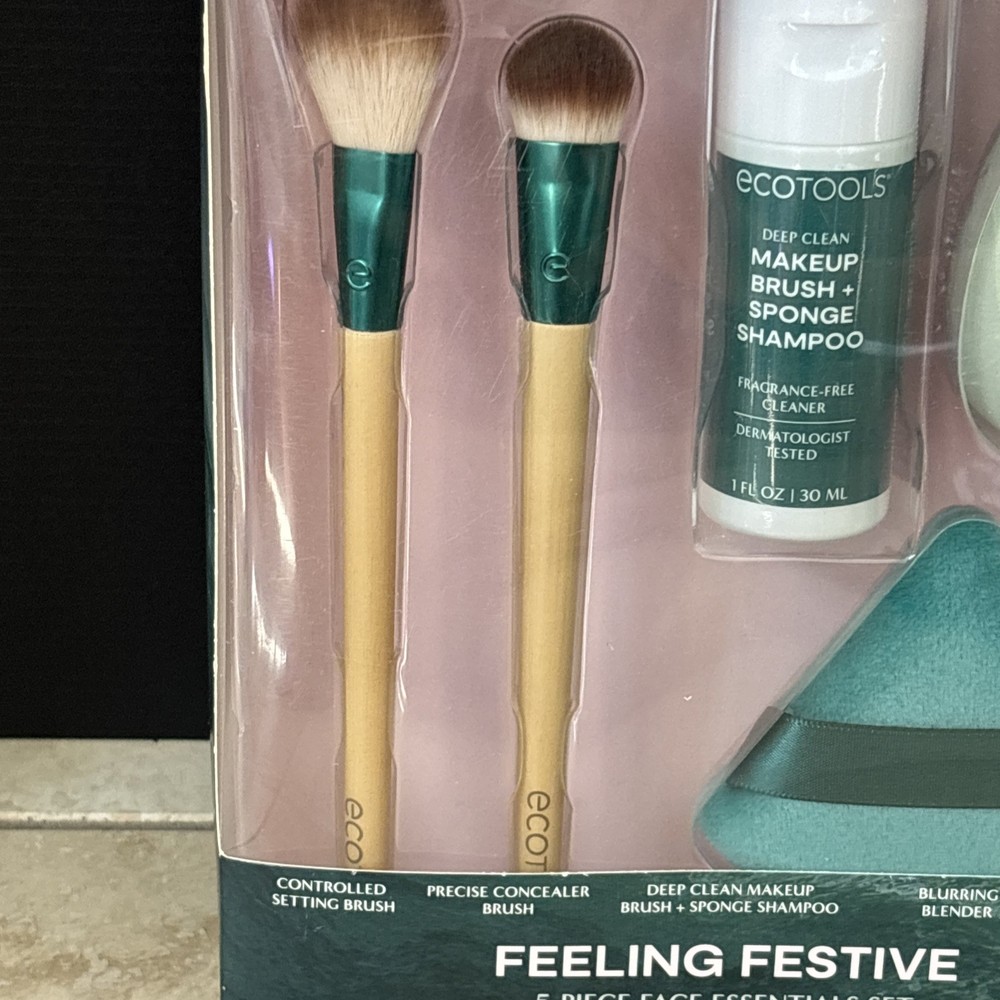 Ecotools Feeling Festive 5-Piece Face Essentials Set NEW IN BOX