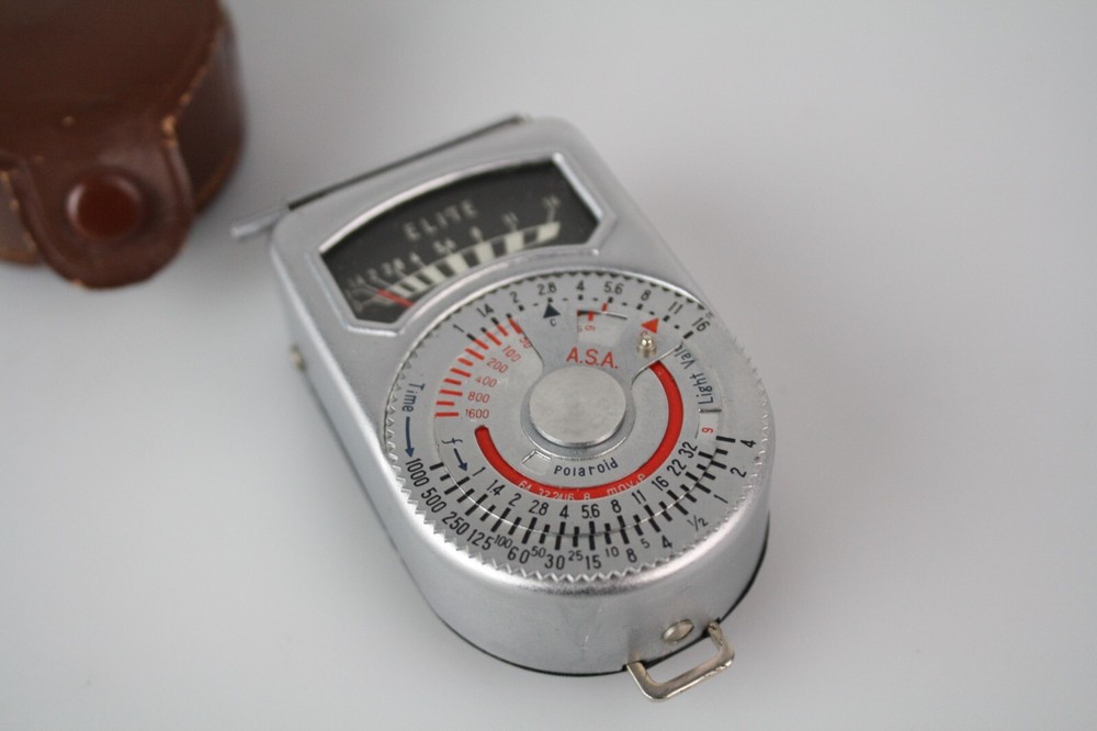 ELITE TYPE IX LIGHT METER WITH CASE