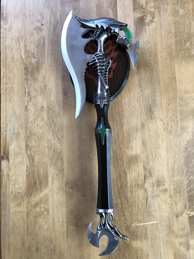 K Exclusive Alien Battle Axe