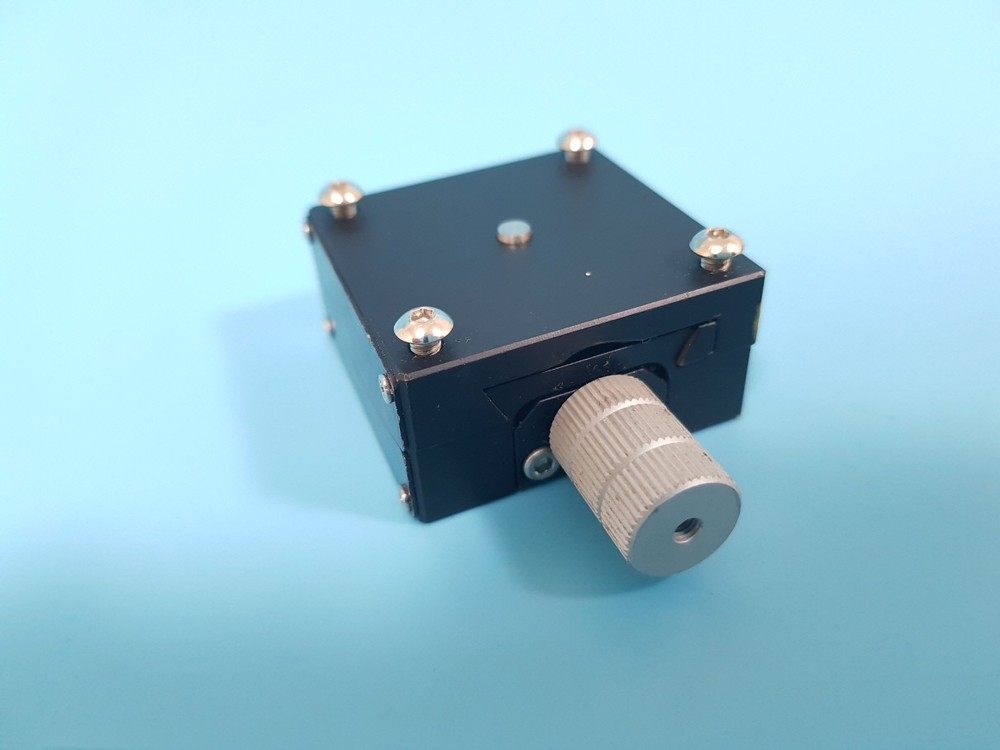 SURUGA SEIKI Dovetail Goniometer Stage B54-40UN