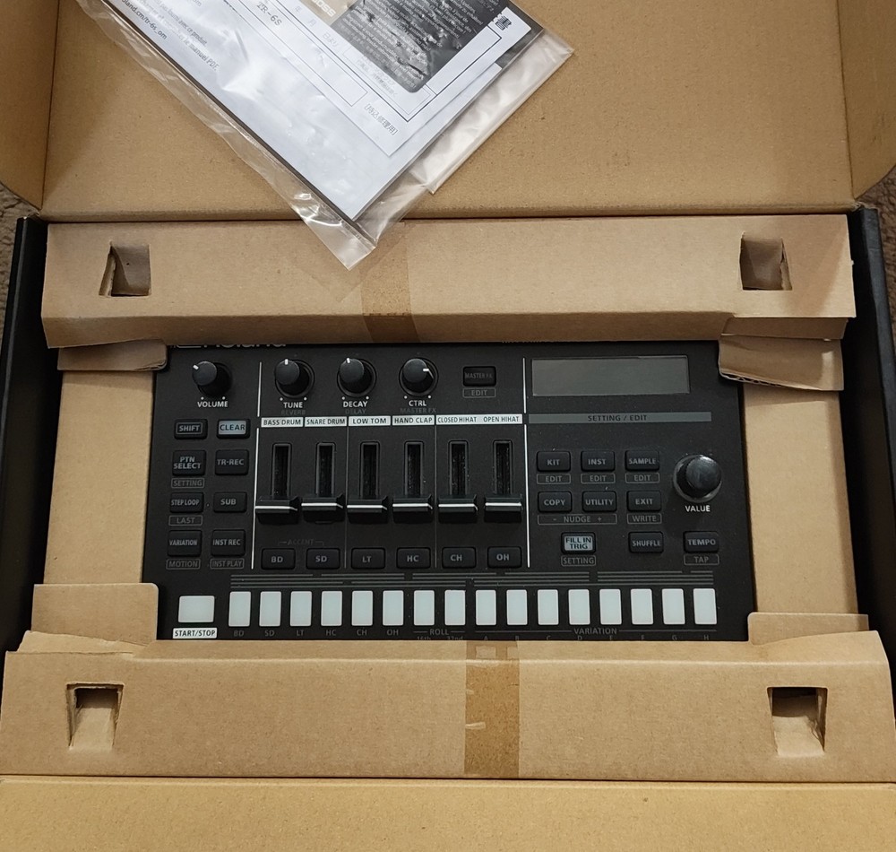 Roland TR-6S Rhythm Performer Compact 6-Track Drum Machine Sequencer