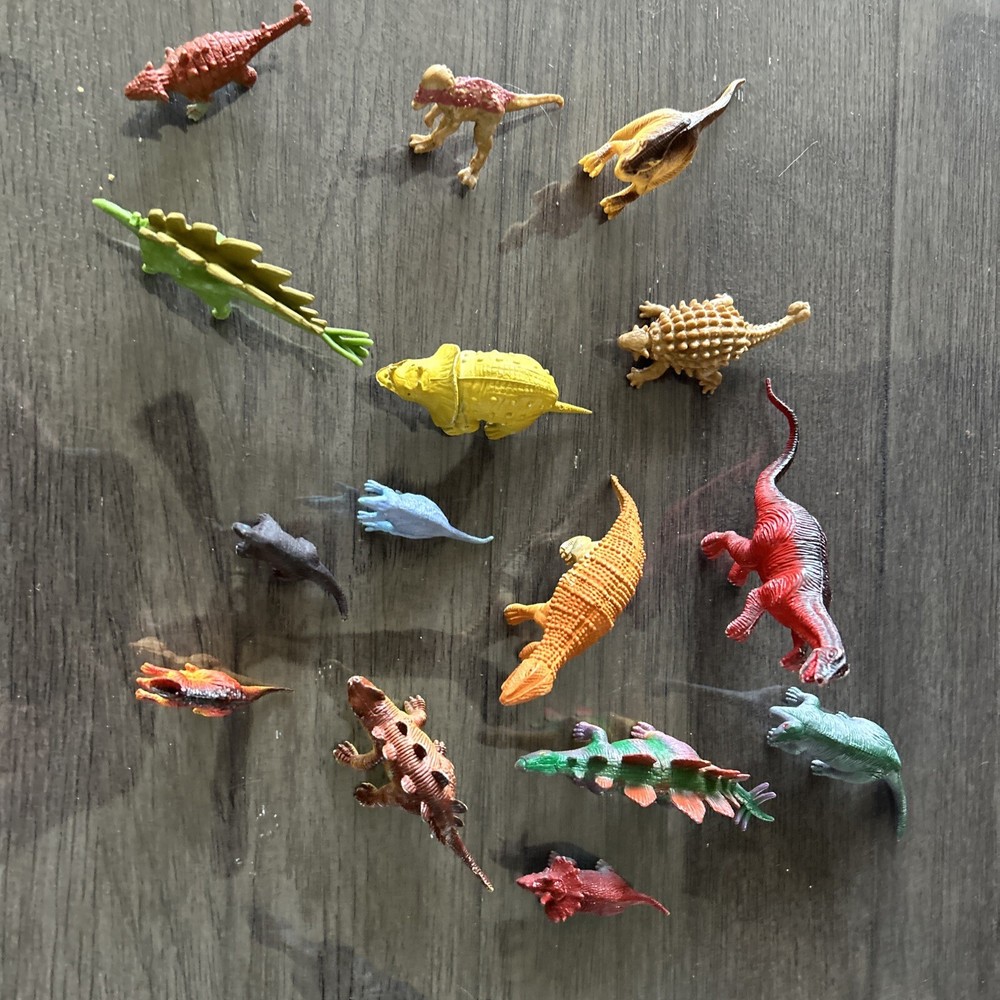 16 DINOSAURS - Safari and others