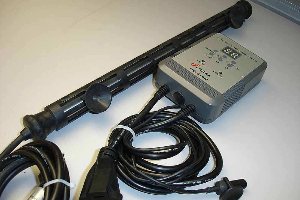 Finnex HC-810M Digital Temperature Controller + Finnex Titanium Heater - Nice