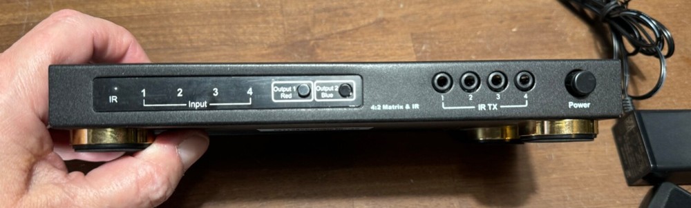 Sewell Spider HDMI 4x2 Splitter/Matrix with remote