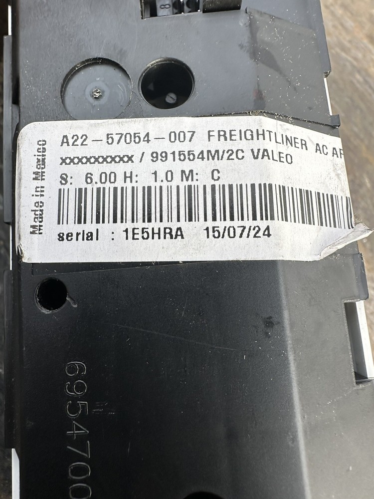 Freightliner A22-57054-007 Heater A/C Temperature Control Module. Missing A Knob