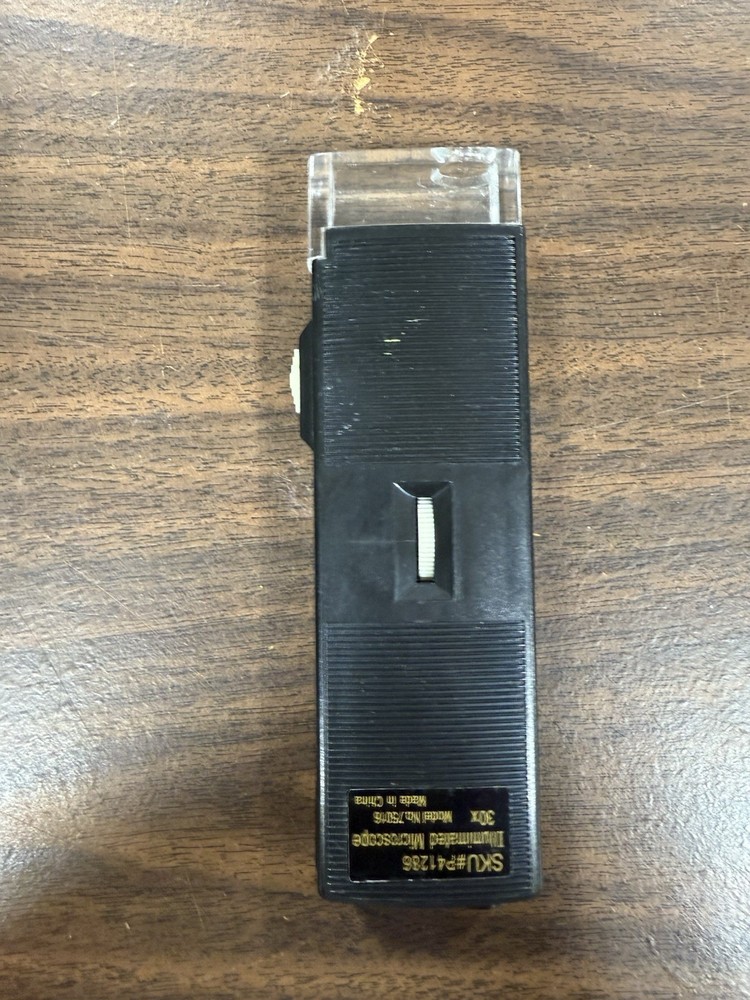 30X Illuminated Pocket Microscope Magnifying Magnifier with Focus Wheel A21