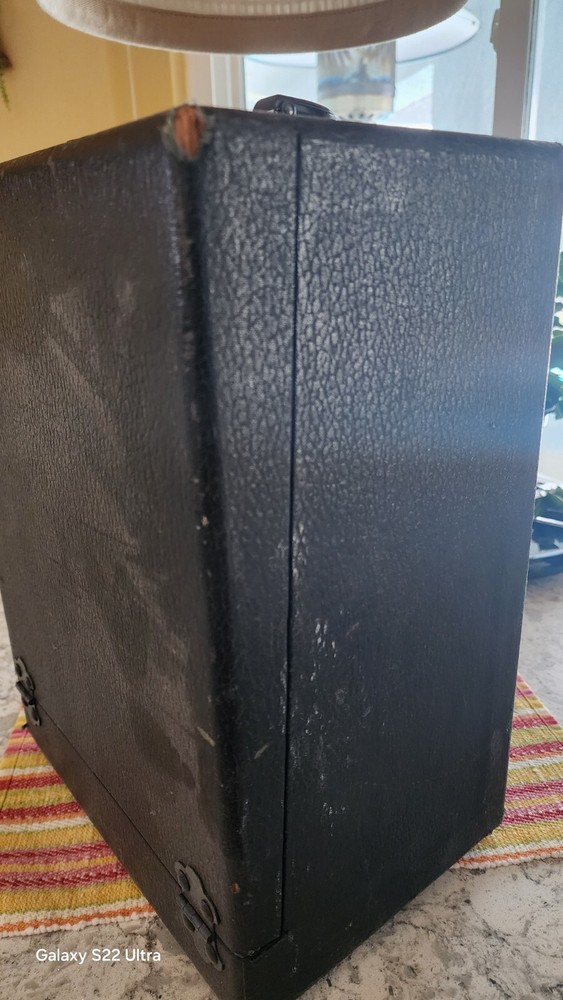 Revele 8 Model 85 Projector