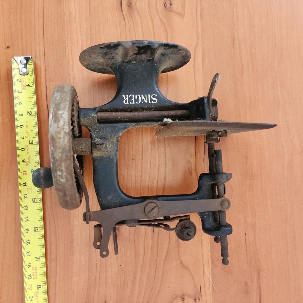 Vintage Miniature SINGER SEWING machine As Is