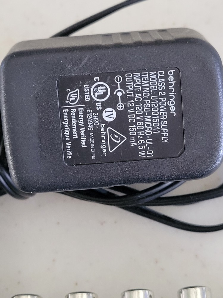 Behringer MicroPhono PP400 untra compact phono preamp w power cord