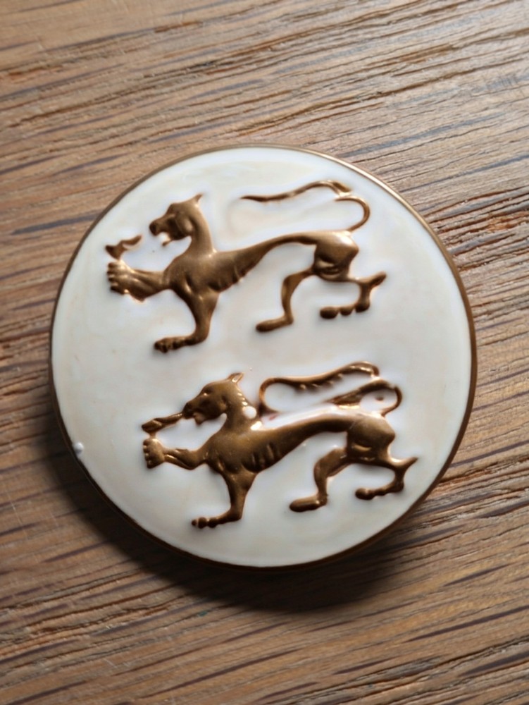 Double Dragon Button White Antique