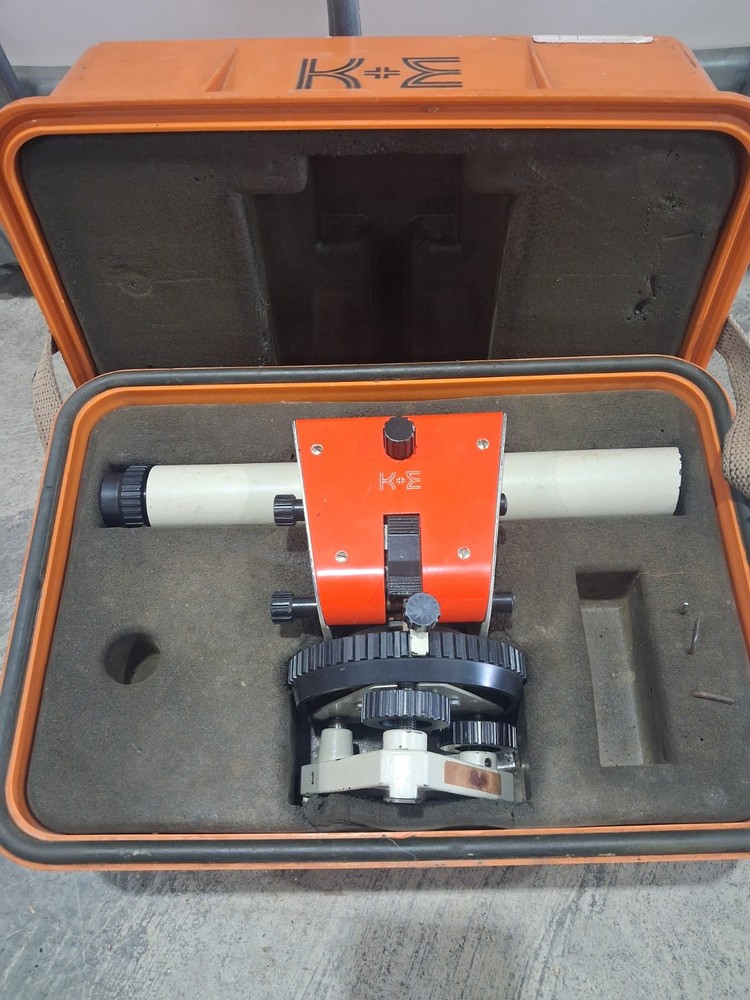 K&E Keuffel & Esser Optical Alignment Transit Level 71-4076 w/ Case & Tripod