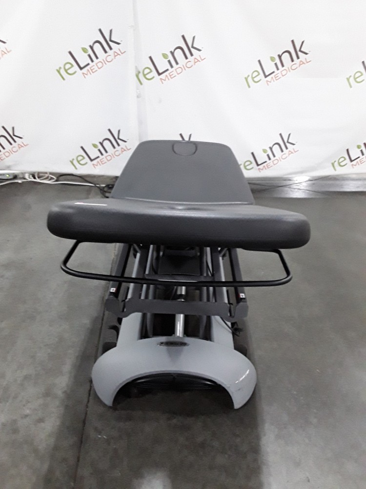 Chattanooga Group Adapta Mesa Model 3319 Treatment Table