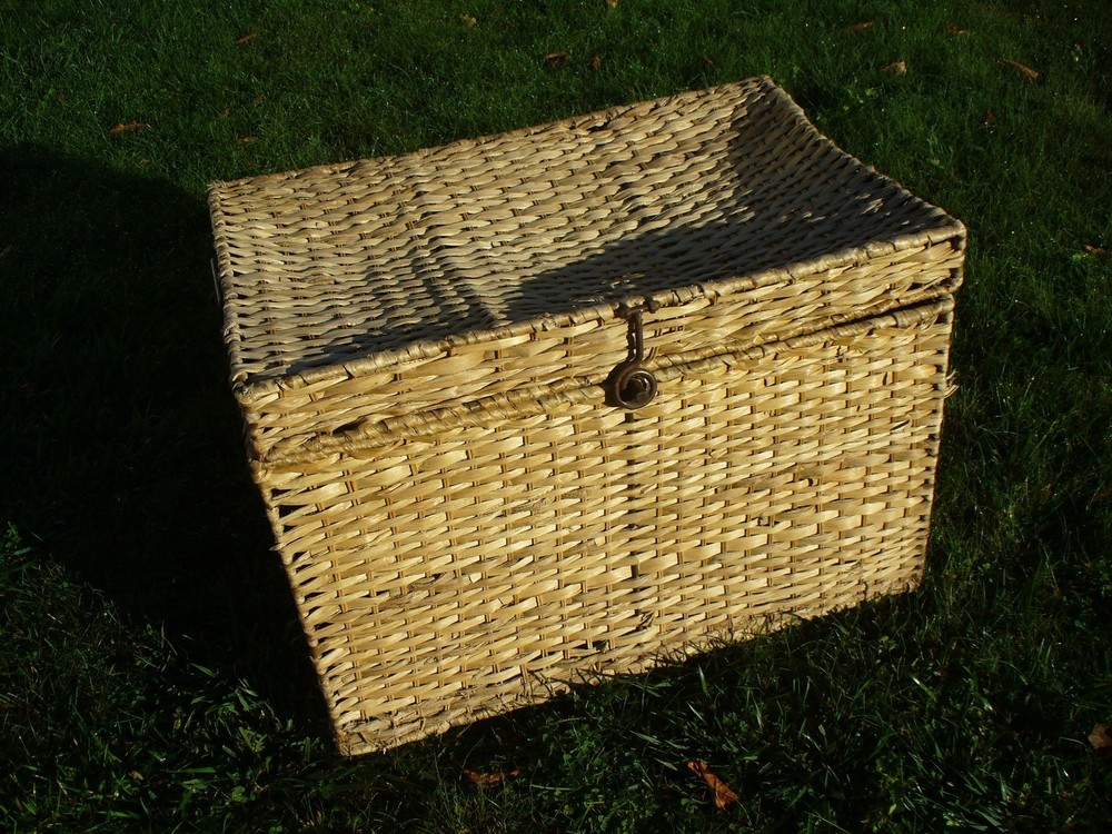 Wicker Trunk with Handle, Large Wicker Storage Chest,  Trunk 16X16X24