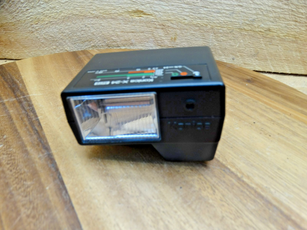 Konika X-24 Auto Flash