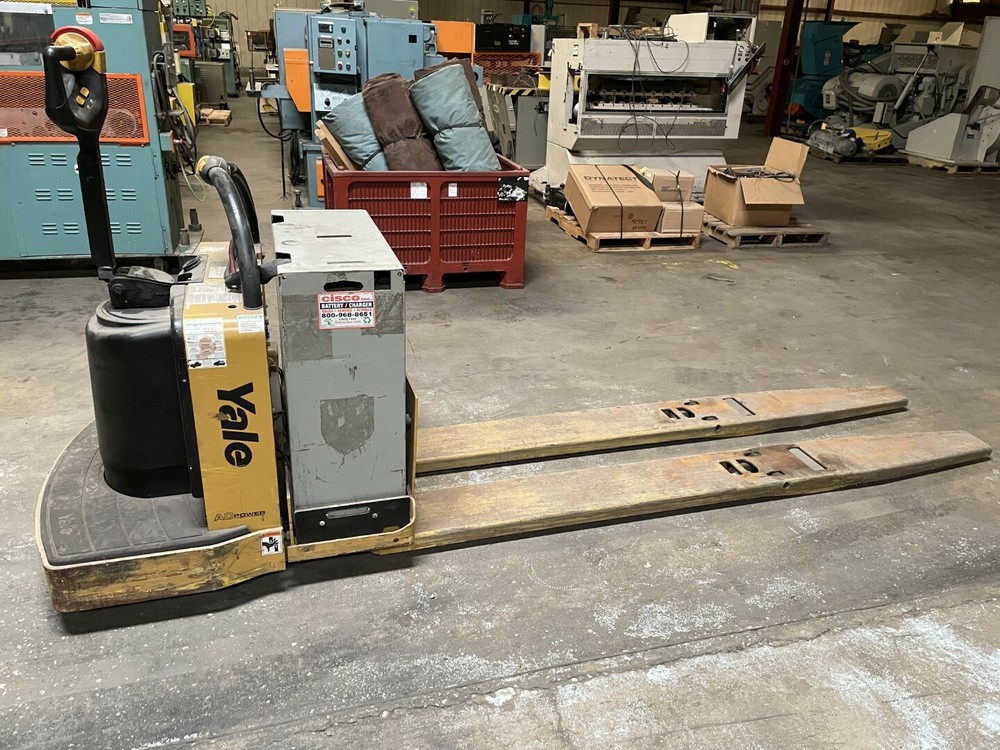 8000 lbs Yale Electric Pallet Jack