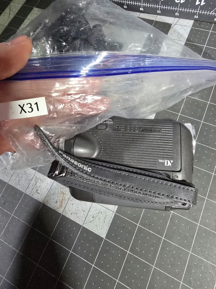 Panasonic PV-GS31 MiniDV Camera Camcorder untested
