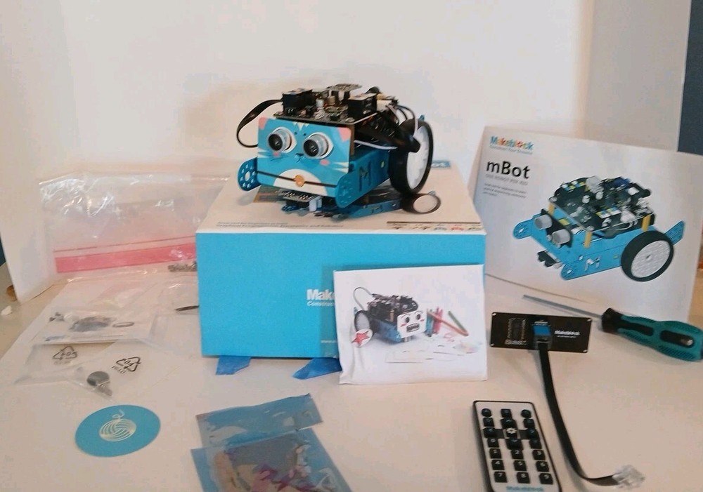 Makeblock MBot Creative DIY Graphic  Electronic Robot Starter Kit Bluetooth Toy